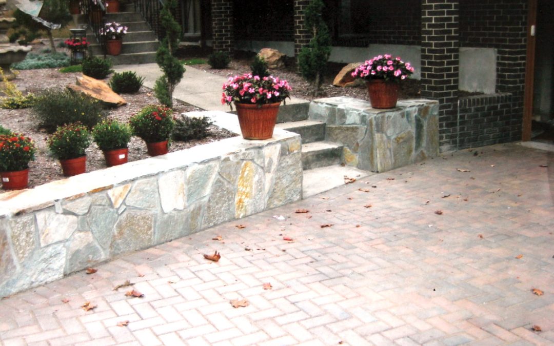 Traditional Patio and Wall